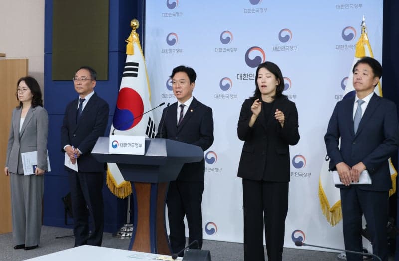 직장인 10명 중 8명 "기간제 4년 연장, 고용불안만 키운다"
