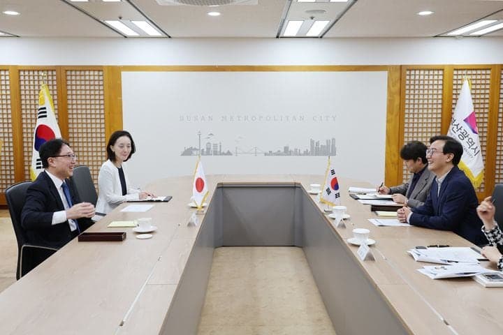 전재수 부산시장, 오스카 츠요시 총영사 접견…관광·해양 협력 논의