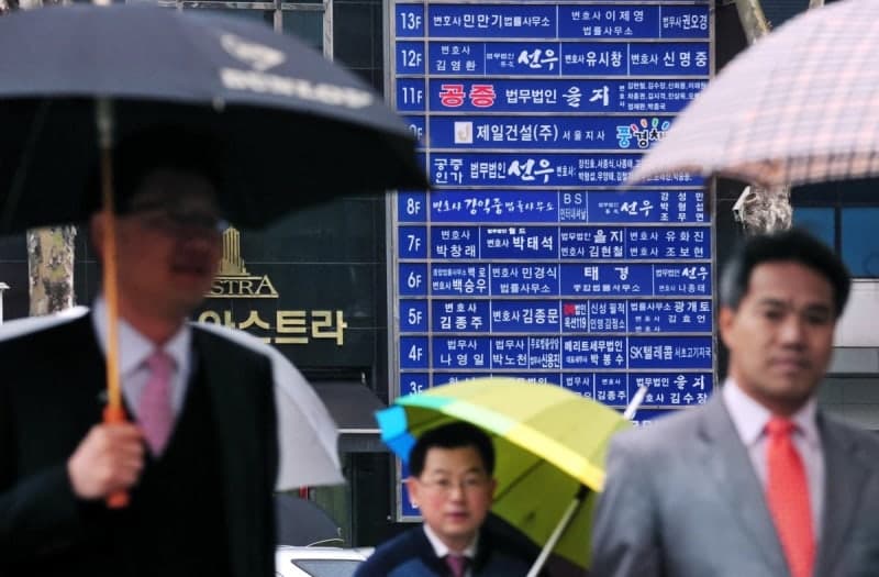 공정위 퇴직자 10대 로펌 이직 활발…월급 3.7배 뛰고 담합 소송 싹쓸이
