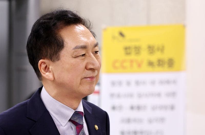 '김건희에 명품가방 제공' 혐의 김기현 징역 1년·배우자 6개월 구형