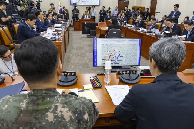 DMZ 지뢰 폭발 엿새 만의 조사…여야, 늑장 대응 놓고 정면충돌