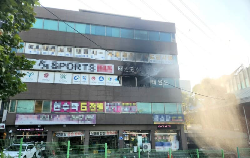 인천 부평구 십정동 상가건물 태권도장서 화재…관장 연기 흡입