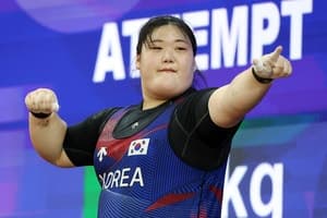 박혜정, 한국 신기록 세우며 은메달…세계 최강 리원원 벽은 높았다