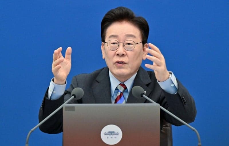 이재명 대통령 "핵잠수함·극초음속 미사일 개발 속도 높여 자주국방 실현"