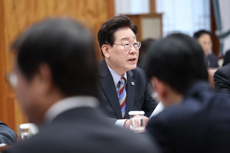 이재명 대통령 “광주 군 공항 이전 2028년은 늦다…최대한 앞당겨야”