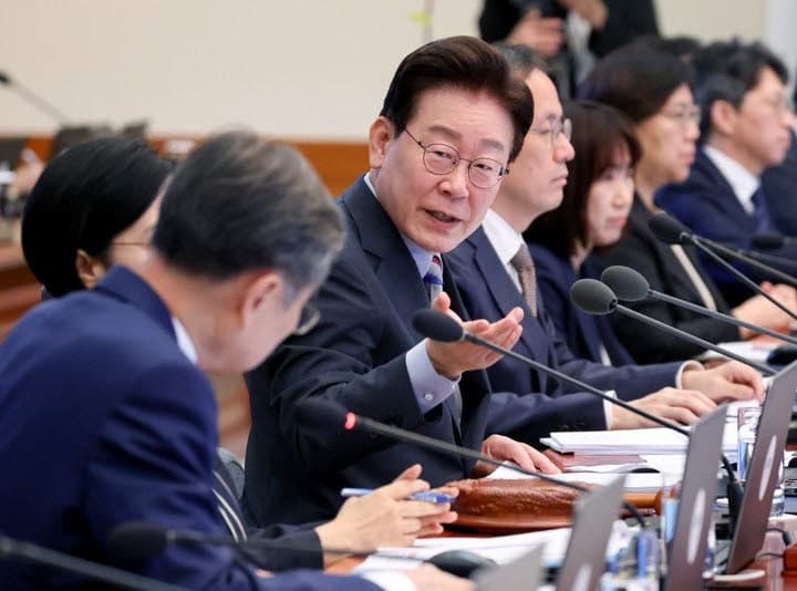 이재명 대통령 "부처 실·국장 인사 자율권 확대…결과는 직접 책임져야"