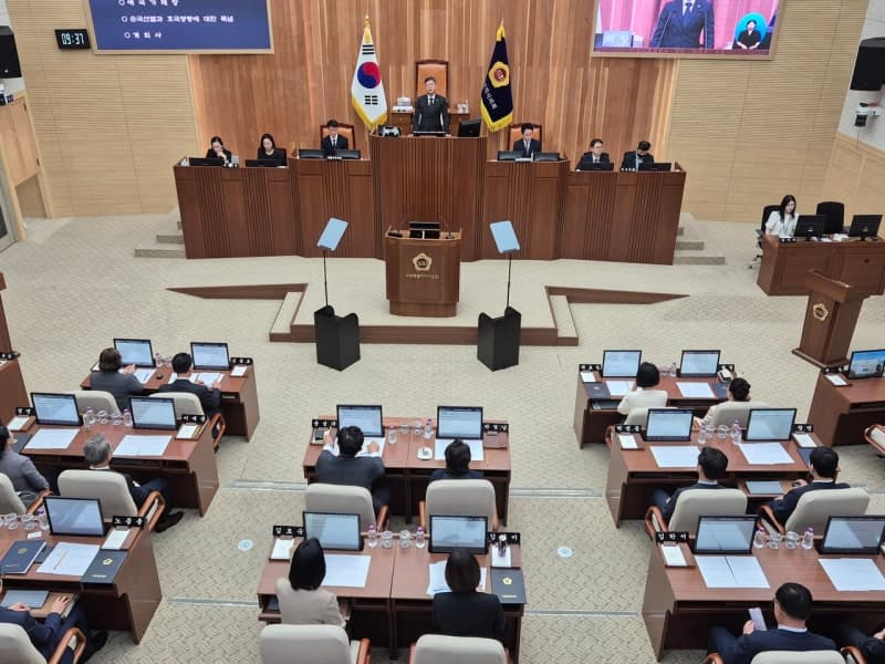 세종시 '글로벌 진로탐험대' 예산안, 중복성·재정 부담 논란에 도마