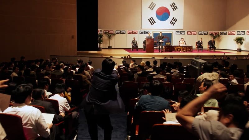 육영수 여사 피격 다룬 영화 '암살자(들)' 역사 왜곡 논란 점화