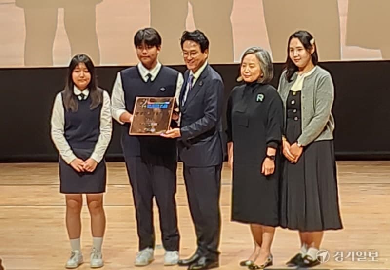 "스마트폰 끄니 친구가 보였다"…경기도교육청, 1246개교 '폰프리 스쿨' 확산