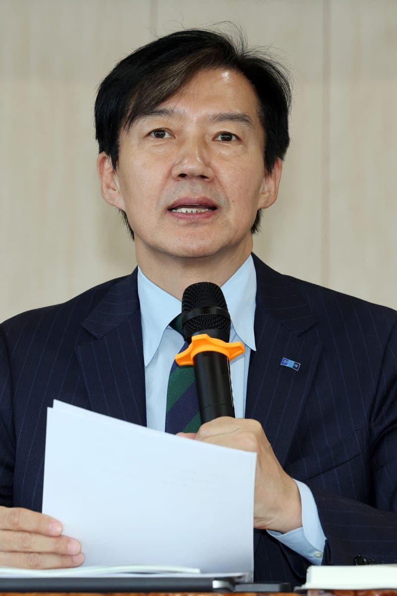 조국 "민주당, 계파 프레임 갇히면 주권자 회초리 맞을 것"