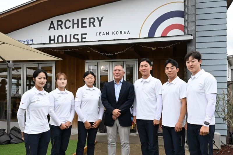 정의선 회장, 日 아시안게임 현장서 양궁 대표팀 격려 “스스로 믿고 도전하라”