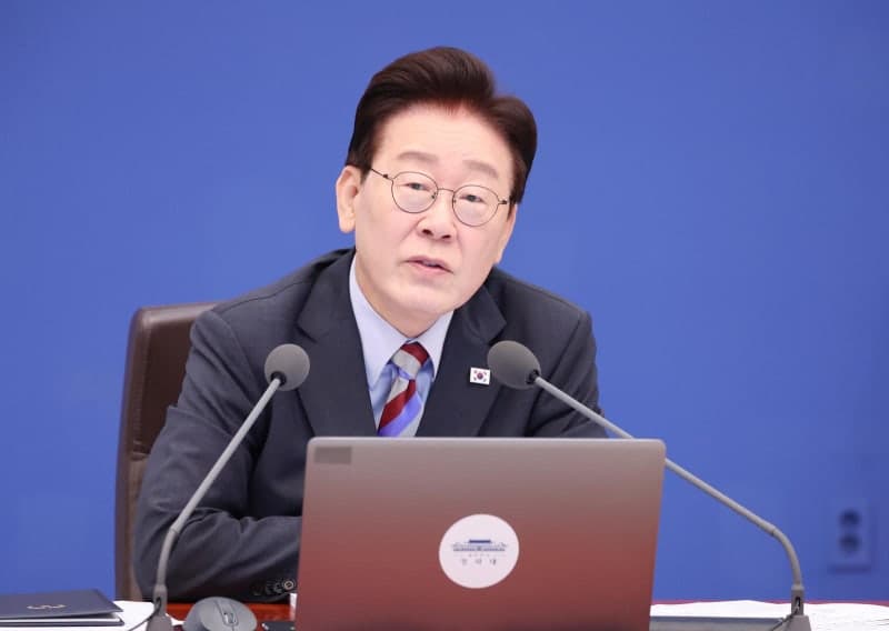 닭값 폭락에도 치킨값은 요지부동…이재명 대통령 "직접 점검하겠다"