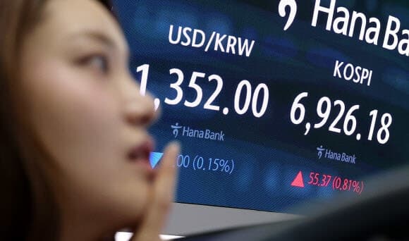 외환당국, 2분기 환율 방어에 96억 달러 투입…상반기 누적 232억 달러