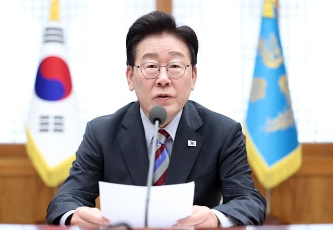 이재명 대통령 "광주 군공항 이전 2028년은 늦다…법 고쳐서라도 앞당겨라"
