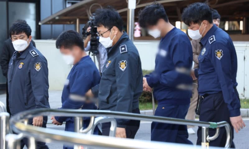 영풍제지 주가조작 총책 1심서 징역 15년·벌금 3973억 선고