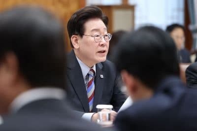 이재명 대통령, '대호김종서함' 진수식 주관…국산 이지스함 프로젝트 완성