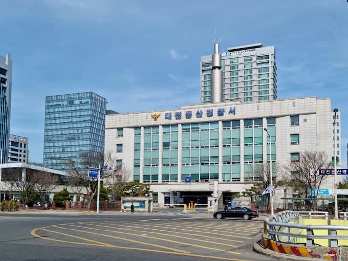 대전 탄방동서 전력 개폐기 들이받고 도주한 40대 운전자 입건