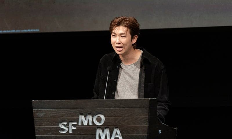 BTS RM의 10년 수집 미술품 140점, 美 SFMOMA서 첫 공개