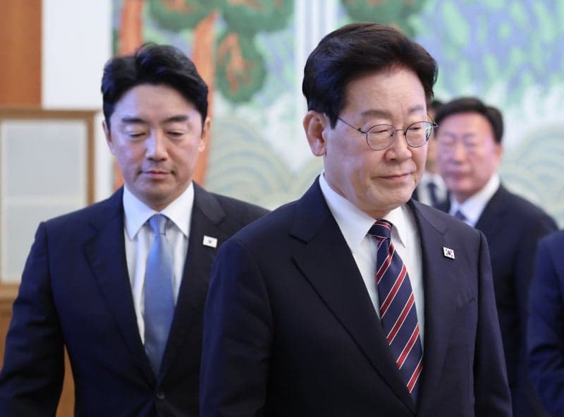 강훈식 비서실장 사의 표명 11일째…이재명 대통령, 유임과 교체 사이 장고