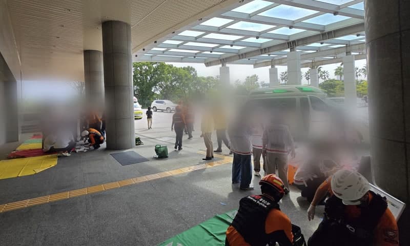 제주 5성급 호텔 수영장서 염소가스 누출…투숙객 등 수십 명 병원 이송