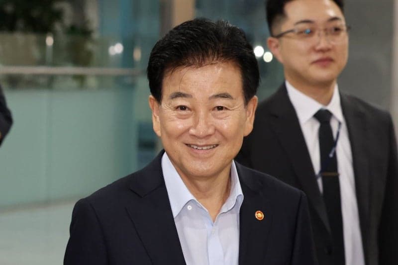 정동영 통일부 장관, DMZ 지뢰 폭발 대응 위해 유럽 순방 조기 귀국