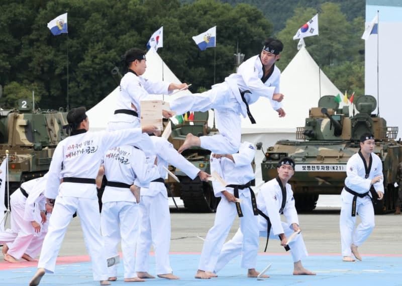 제78주년 국군의 날, 계룡대서 '자주국방 실현' 다짐…레이저 무기 '천광' 첫 시연