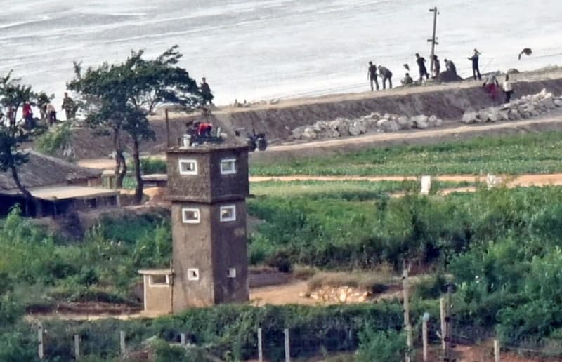 김여정 "DMZ 지뢰는 자작극" 위협에도…통일부 "평화공존 흔들림 없이 추진"