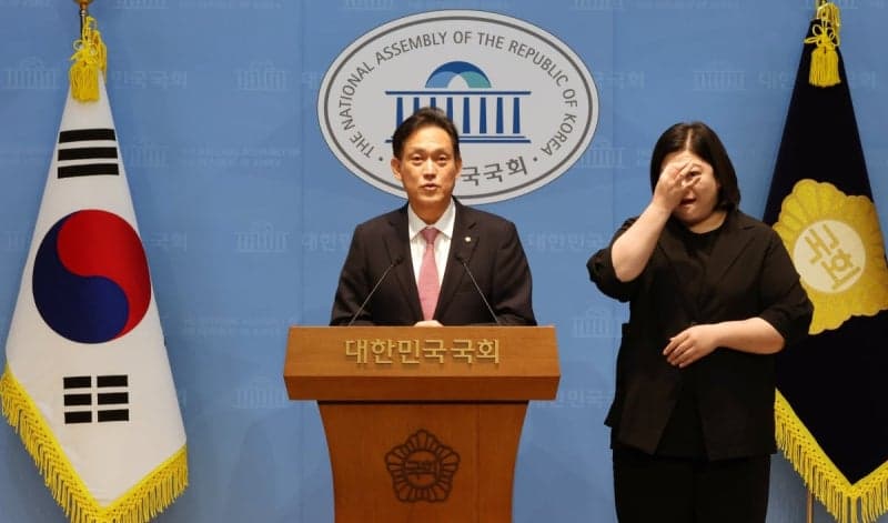 전두환 내란 아냐 김태규 의원 발언에 민주당 제명 추진