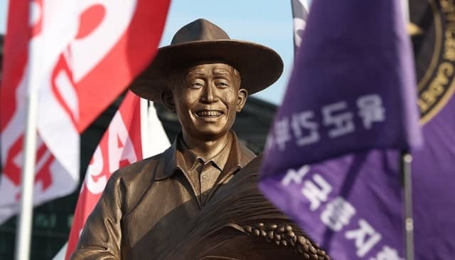 법원, 동대구역 박정희 동상 철거 소송 기각…대구시 1심 승소