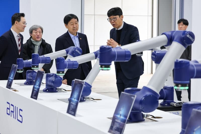 로봇 솔루션 기업 브릴스, 코스닥 상장 첫날 120%대 급등하며 화려한 데뷔