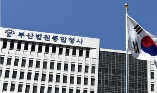 의사 사칭해 7차례 무면허 시술하고 환자 갈비뼈 부러뜨린 50대 집행유예