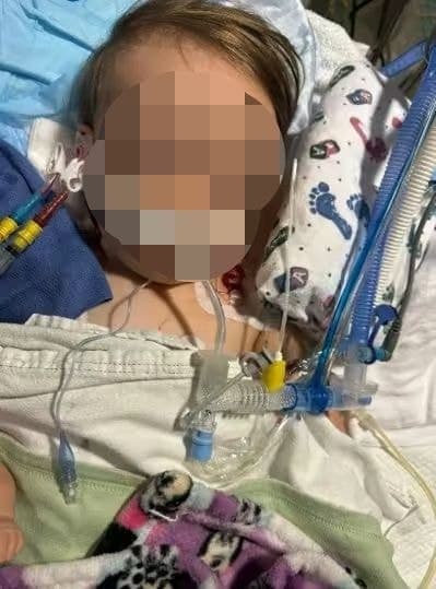 "변비에 좋다길래 먹였는데"…17개월 아기, 생 산양유 마시고 심정지 3번