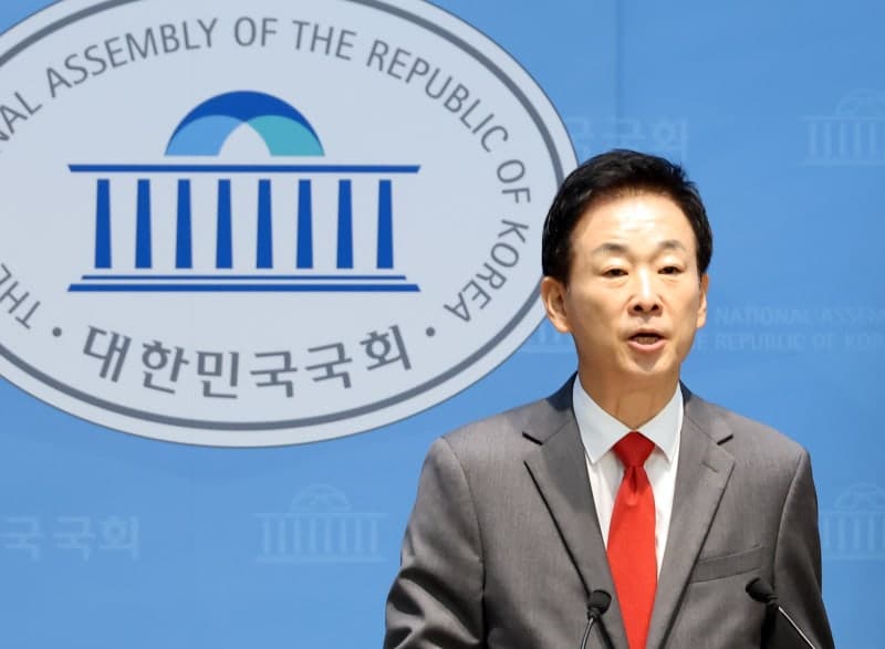 “내가 맞고 어머니가 살았더라면”…유영하, 박정희 친필편지 공개하며 영화 상영 중단 요구