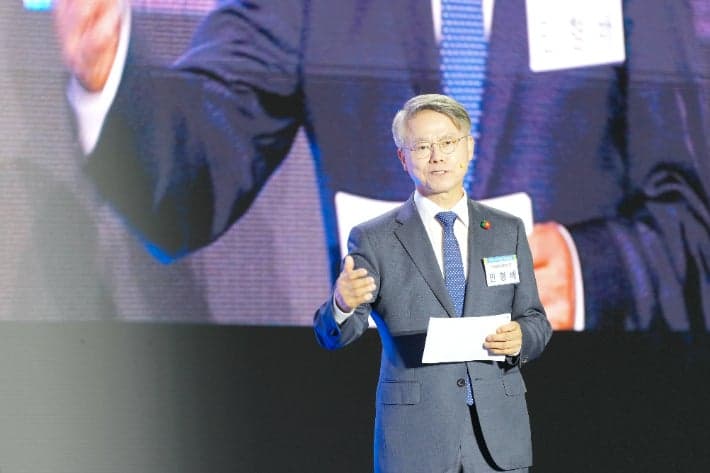 민형배 전남광주통합시장, 통합 100일 맞아 '반도체 중심' 산업 대전환 전략 제시