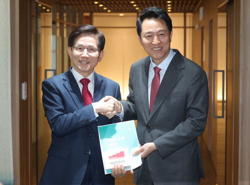 보수 정책 포럼 '더좋은대한민국포럼' 출범…김문수·오세훈 1년 5개월 만의 조우