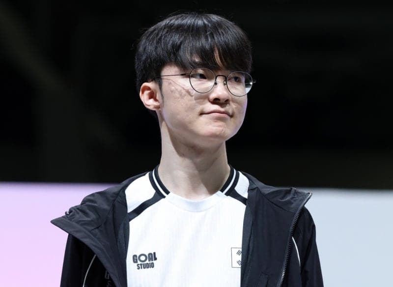 '2연속 금메달' 페이커 "은퇴는 나이보다 열정, 끝날 때까지 달린다"