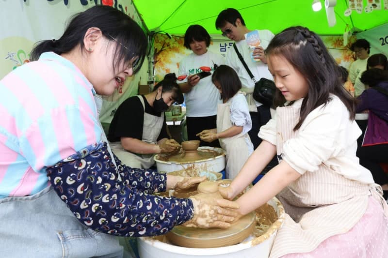인천 소래포구축제 51만 명 방문…다채로운 콘텐츠로 성황리 마무리