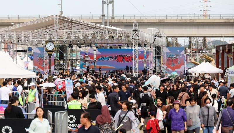 인천 소래포구축제 51만 명 방문 성황…바가지 논란 씻고 대표 축제 도약