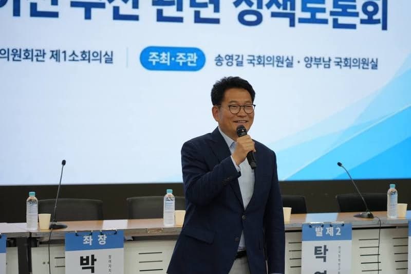 광주 군공항 조기 이전, 3개 기지 분산 대신 무안공항 단계적 확장 대안 부상