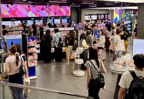 추석 연휴 비수도권 올리브영 매출 62% 급증…10대·40대 소비 주도