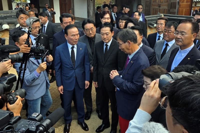 육영수 여사 피격 다룬 영화 '암살자(들)' 논란…여야 역사관 정면충돌