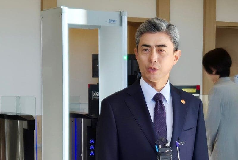 강신철 국방장관 "DMZ 지뢰 폭발, 북한 책임…역사상 첫 지뢰 제거 작전 단행"