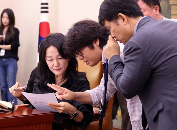 민주당 "영화 '암살자(들)' 향한 시대착오적 정치 검열 즉각 중단하라"