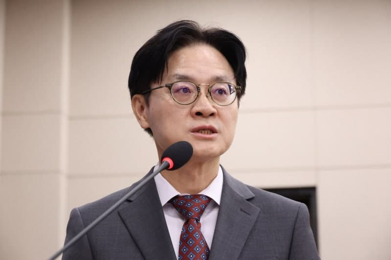 이형일 부총리 "민생 안정·3% 성장 총력"…김정관 장관 "1600조 지방투자·대미 협력 속도"