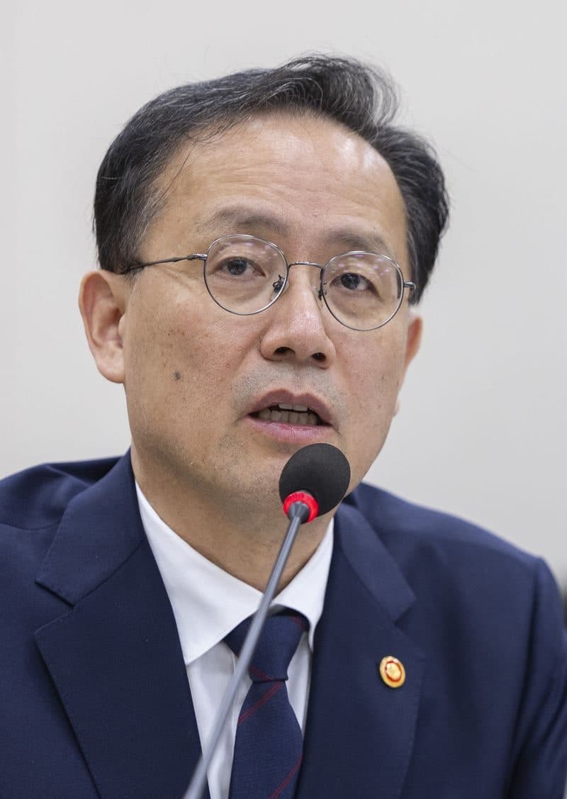 서울 아파트값 86주 연속 상승에 이형일 부총리 "상승세 무겁게 느껴"