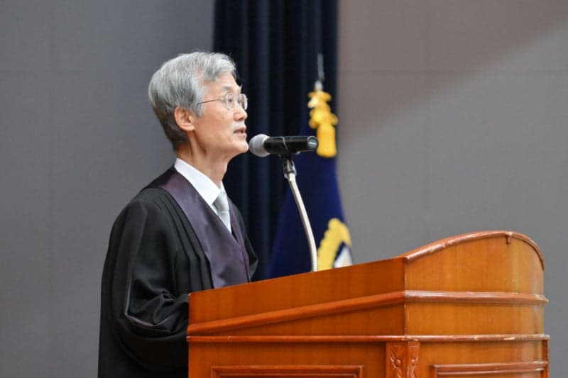 국감장 서는 조희대 대법원장, 대법관 재제청 갈등 속 '침묵' 지킬까