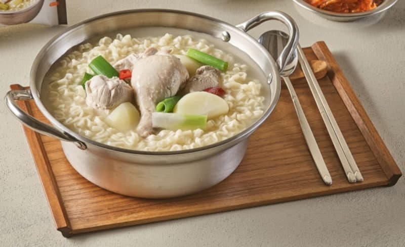 오뚜기 '동대문식 닭한마리 칼국수', 서울역 롯데마트 봉지라면 매출 1위