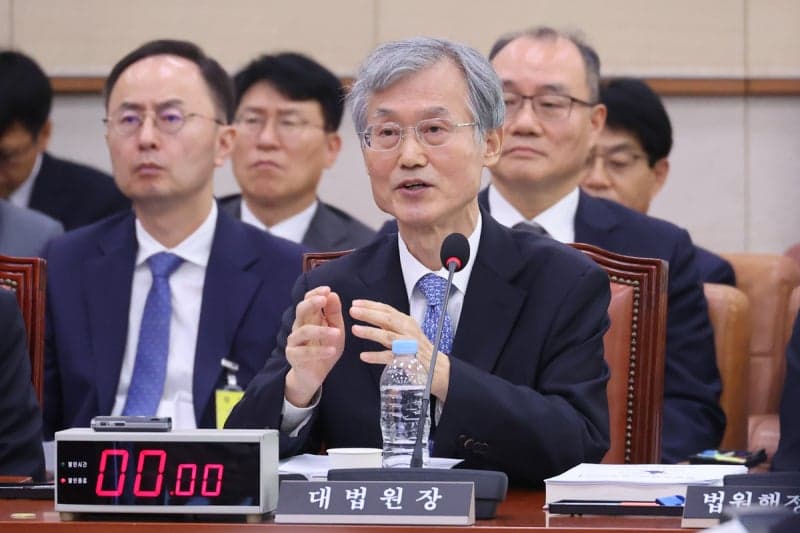 조희대 대법원장 '외부 간섭은 위헌'…與 탄핵 압박에 대법관 공백 장기화
