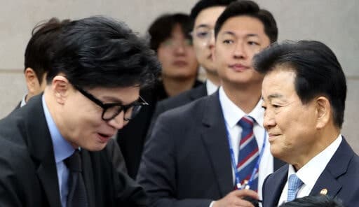 한동훈 "DMZ 지뢰 폭발은 공격" vs 정동영 "의도 확인 안 된 사고"