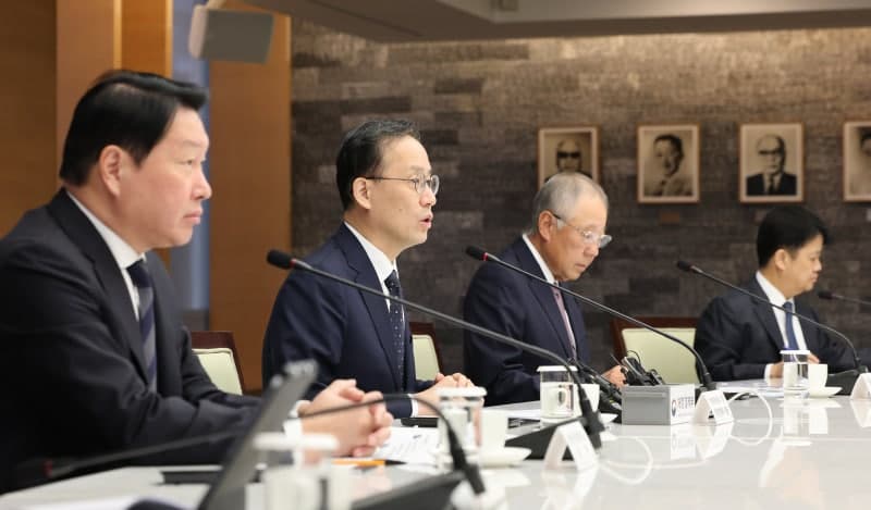 이형일 부총리, 경제6단체와 머리 맞대… "기업 투자 막는 규제 걷어내 세계 최고 환경 조성"